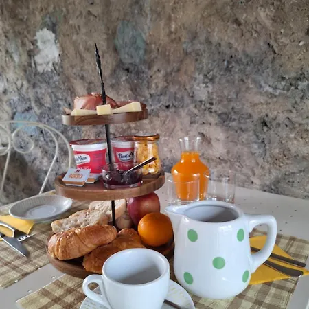 B&B Near Lake Como - Breakfast Included - Close To Train & Bus Inn