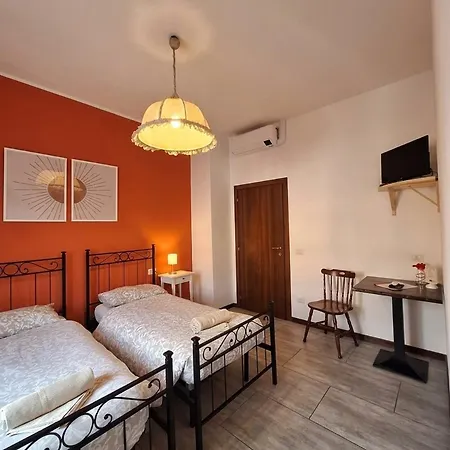 Inn B&B Near Lake Como - Breakfast Included - Close To Train & Bus *