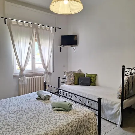 B&B Near Lake Como - Breakfast Included - Close To Train & Bus Valmadrera