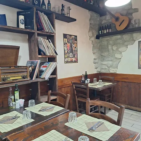Near - Close To Train & Bus - Breakfast Included Gasthof